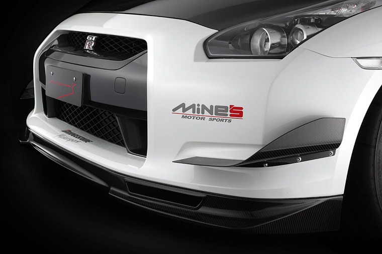 Mine's R35 GT-R Circuit Version Carbon-fiber Canard Picture